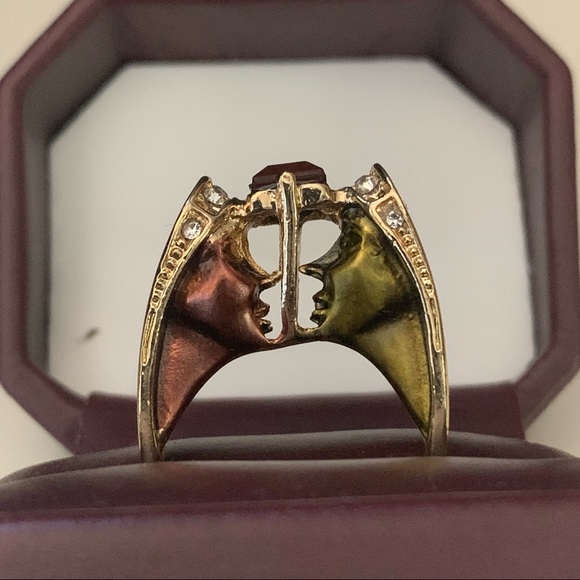 Jewelry - unique ring with two faces